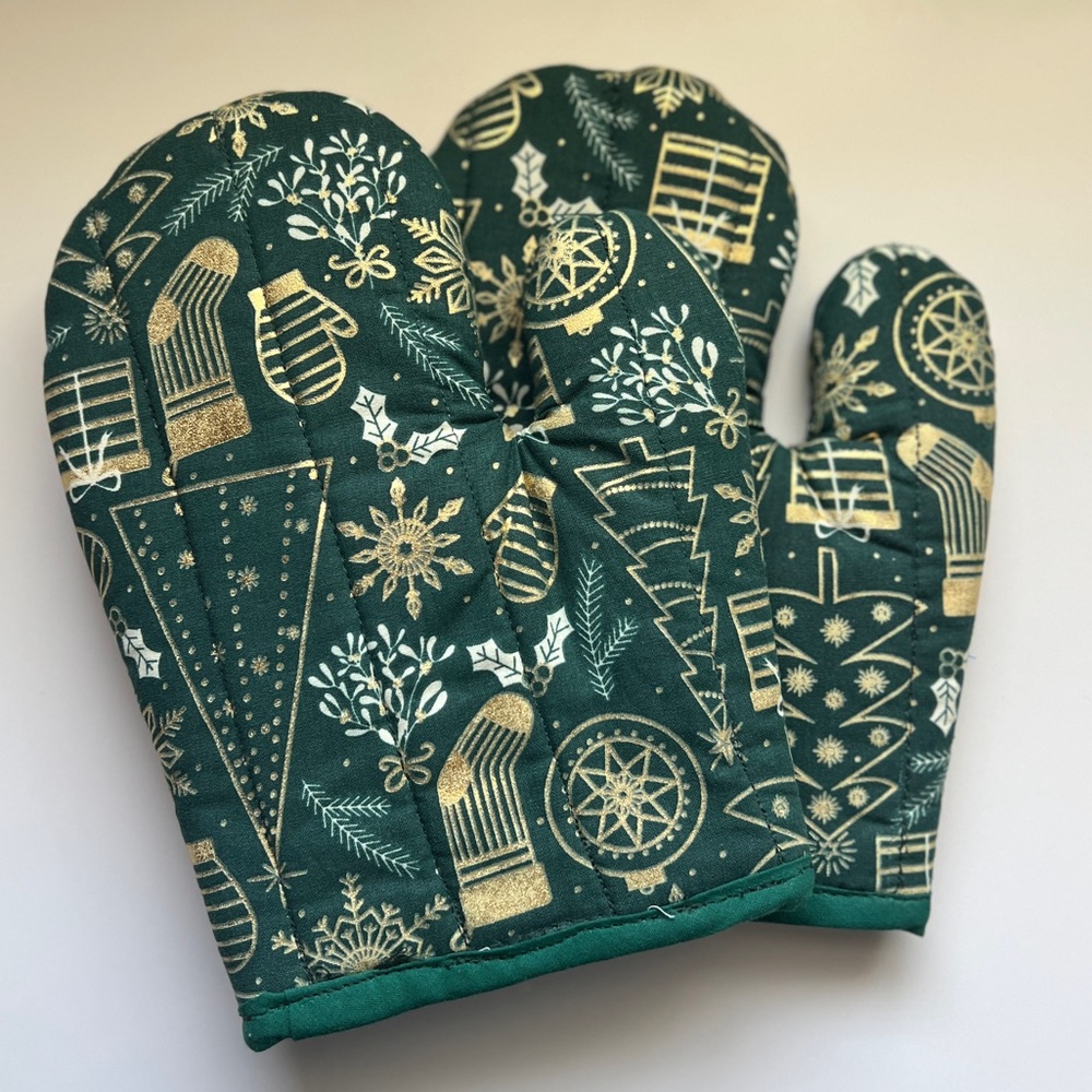 Handmade Festive Green and Gold Oven Mitts